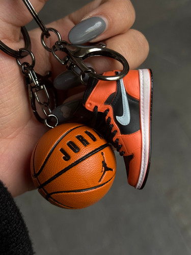 ست جاکلیدی و آویز جردن و توپ بسکتبال اورجینال وارداتی