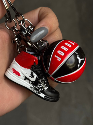 ست جاکلیدی و آویز جردن و توپ بسکتبال اورجینال وارداتی