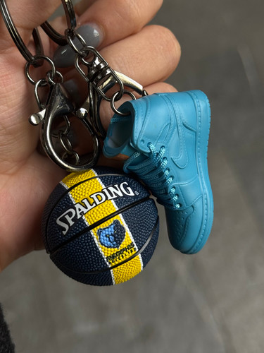 ست جاکلیدی و آویز جردن و توپ بسکتبال اورجینال وارداتی